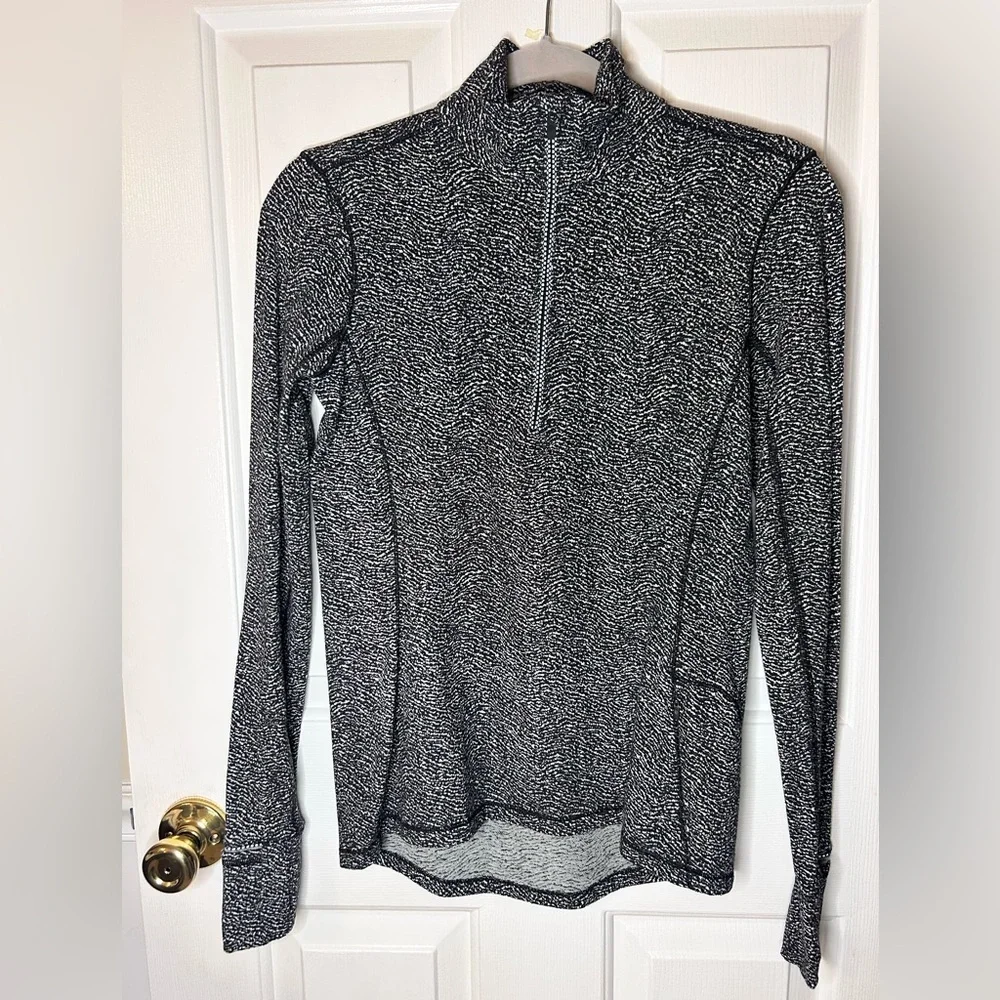 Lululemon Outrun 1/2 Zip- Running Luon Ripple Jacquard Black White